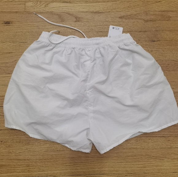 ALO YOGA Alumni Shorts White - Picture 7 of 8